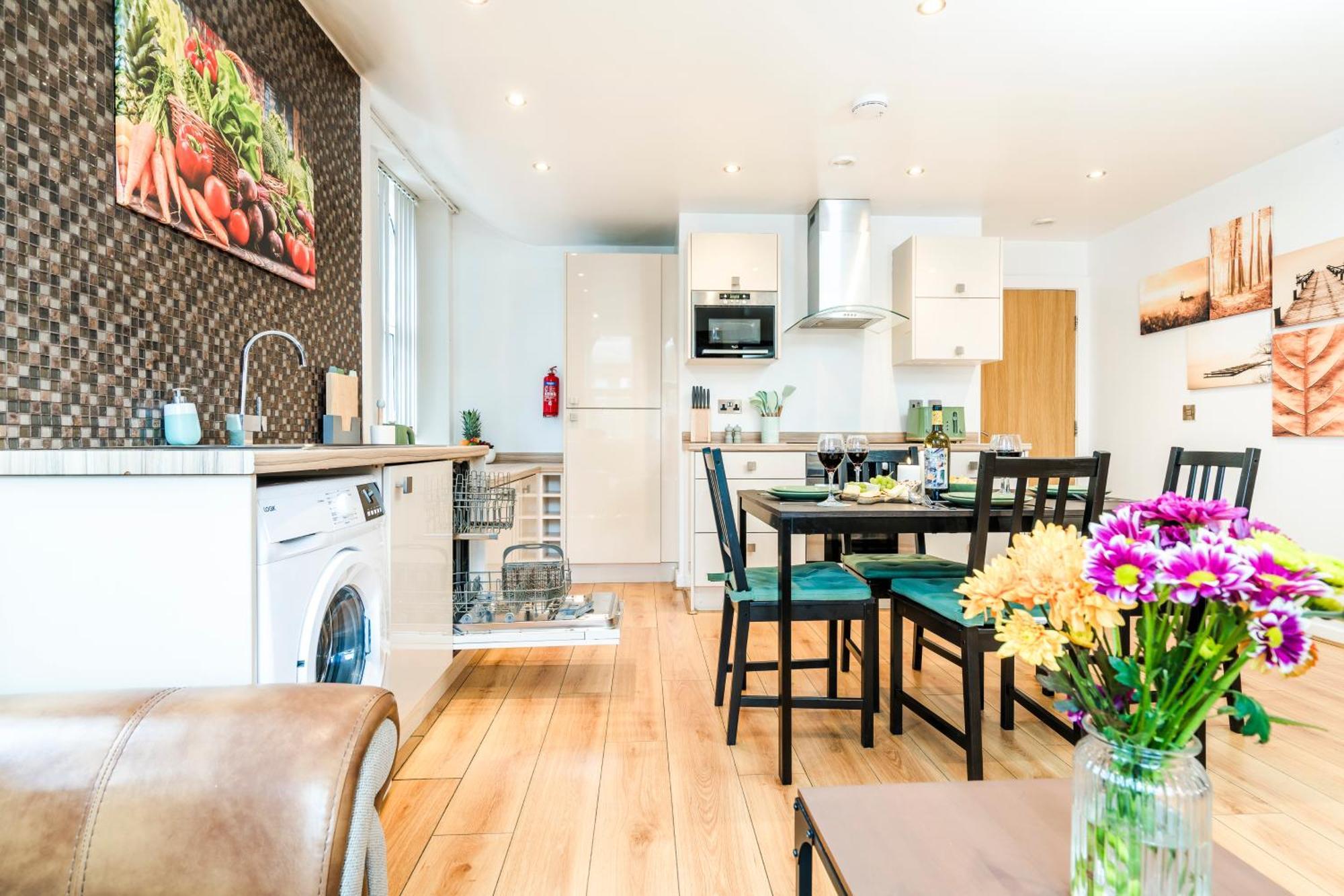 Cavern Quarters, Beautiful Two Bedroom City Centre Apartment By Garudy Serviced Apartments And Short Lets - Perfect For Longer Stays Liverpool Exteriör bild