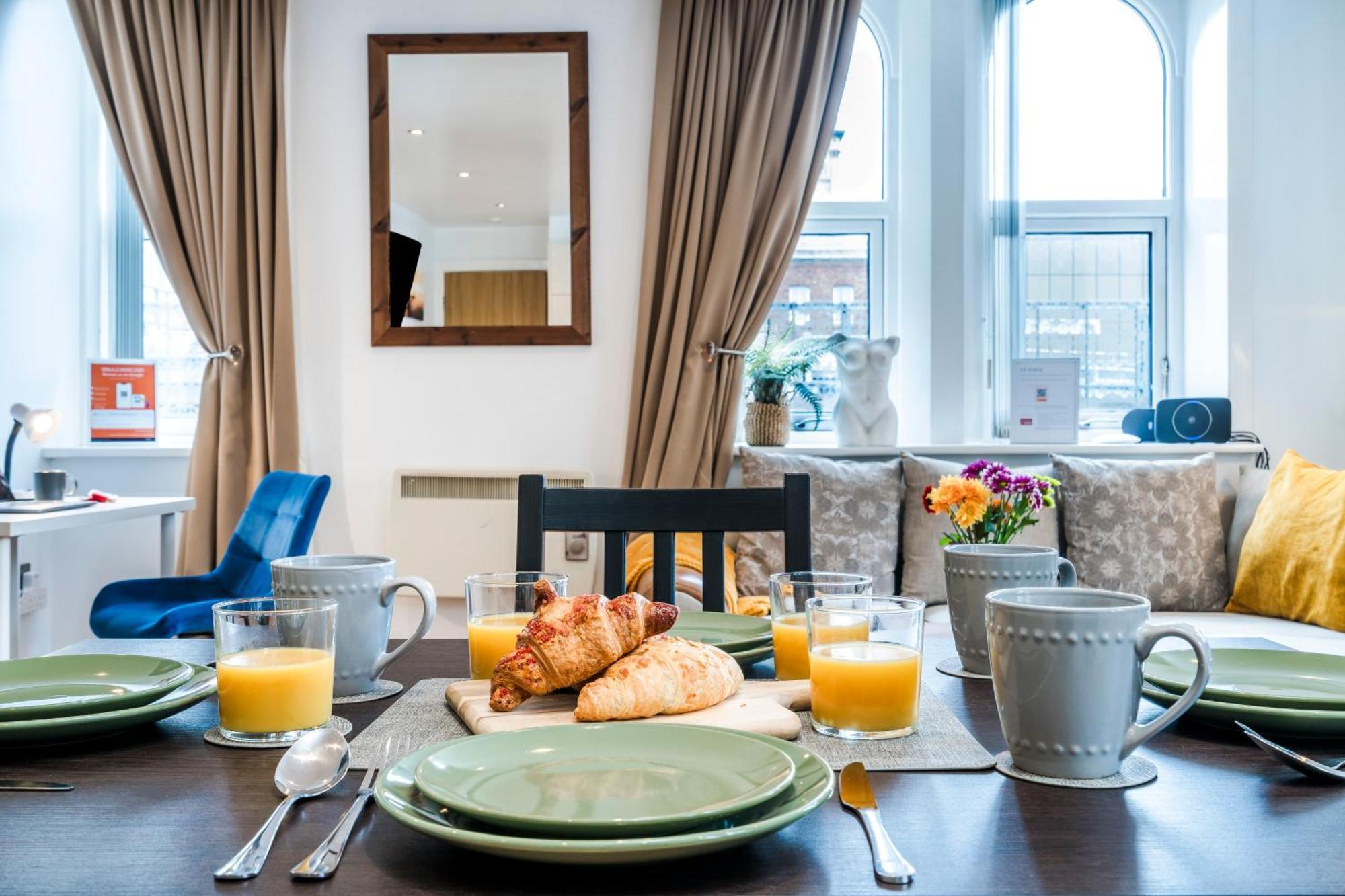 Cavern Quarters, Beautiful Two Bedroom City Centre Apartment By Garudy Serviced Apartments And Short Lets - Perfect For Longer Stays Liverpool Exteriör bild