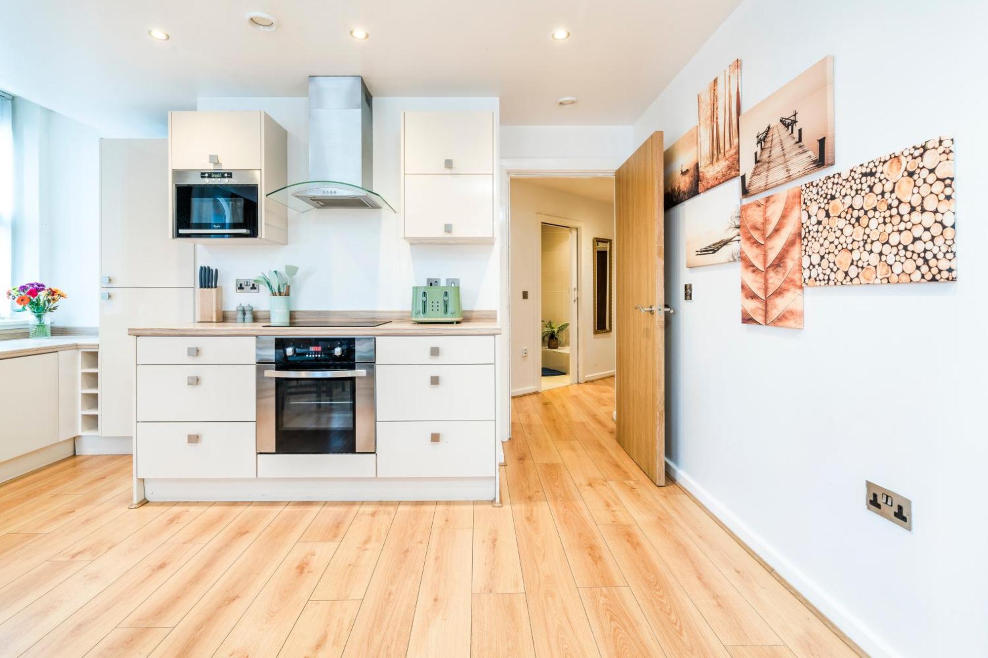 Cavern Quarters, Beautiful Two Bedroom City Centre Apartment By Garudy Serviced Apartments And Short Lets - Perfect For Longer Stays Liverpool Exteriör bild