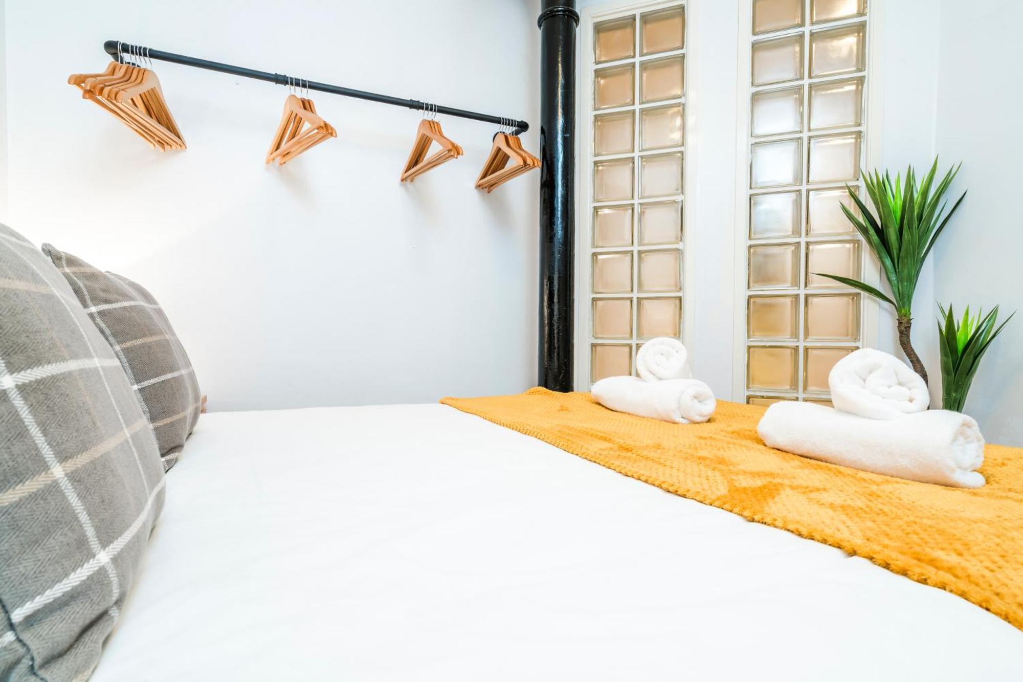 Cavern Quarters, Beautiful Two Bedroom City Centre Apartment By Garudy Serviced Apartments And Short Lets - Perfect For Longer Stays Liverpool Exteriör bild