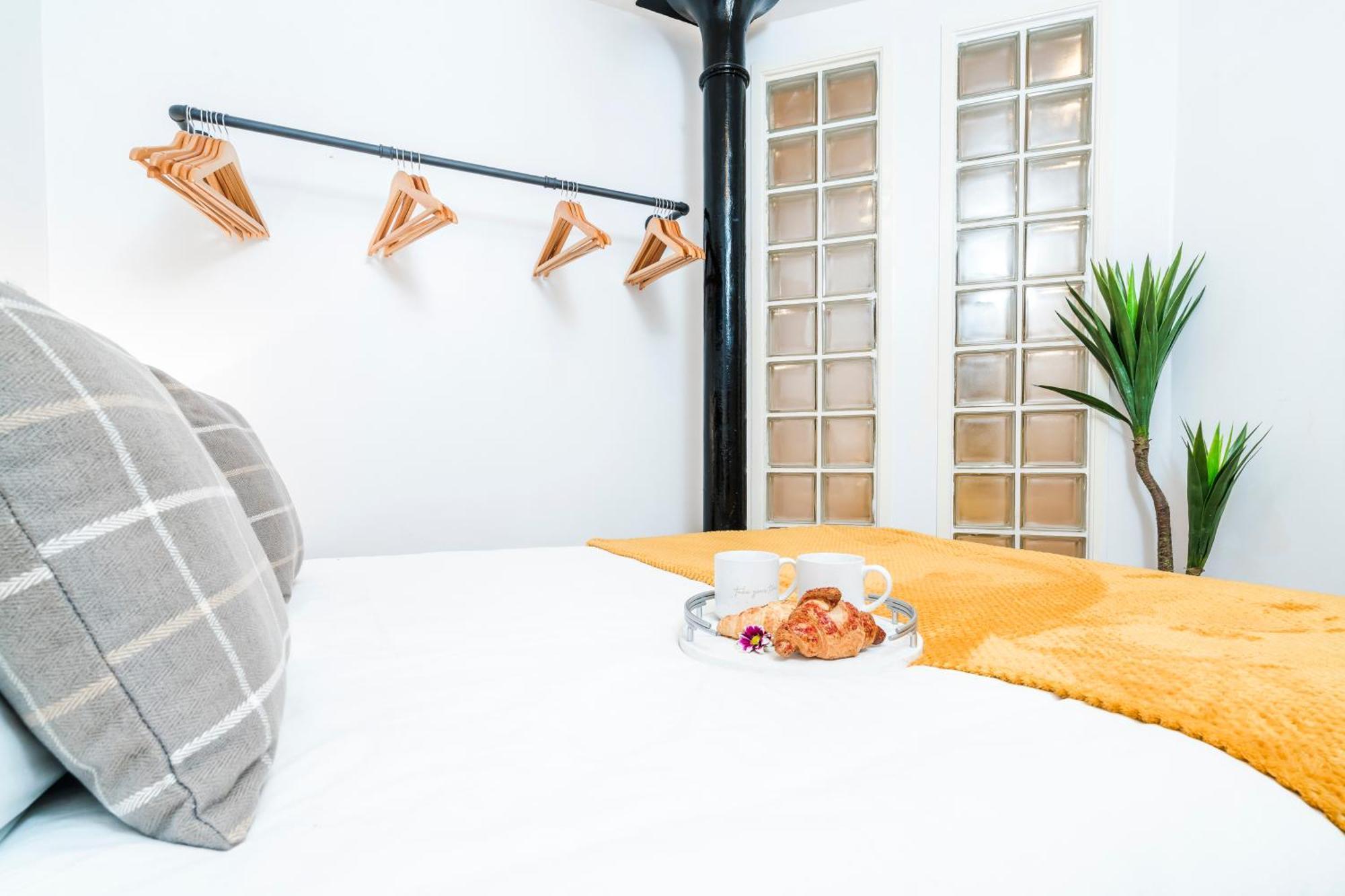 Cavern Quarters, Beautiful Two Bedroom City Centre Apartment By Garudy Serviced Apartments And Short Lets - Perfect For Longer Stays Liverpool Exteriör bild